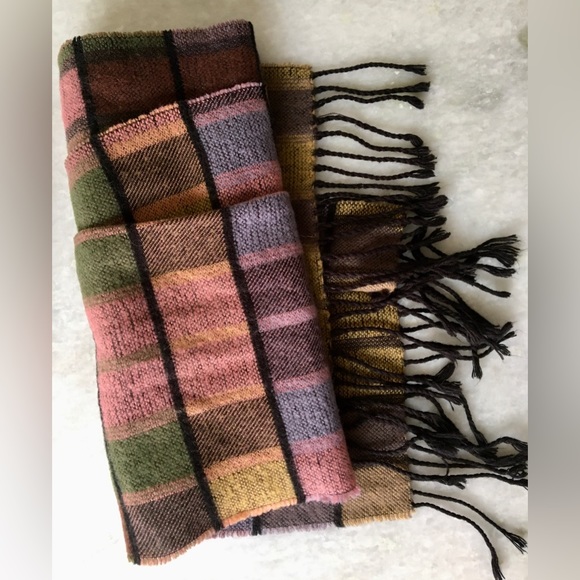 Colorful block squares wrap around scarf - Picture 4 of 6